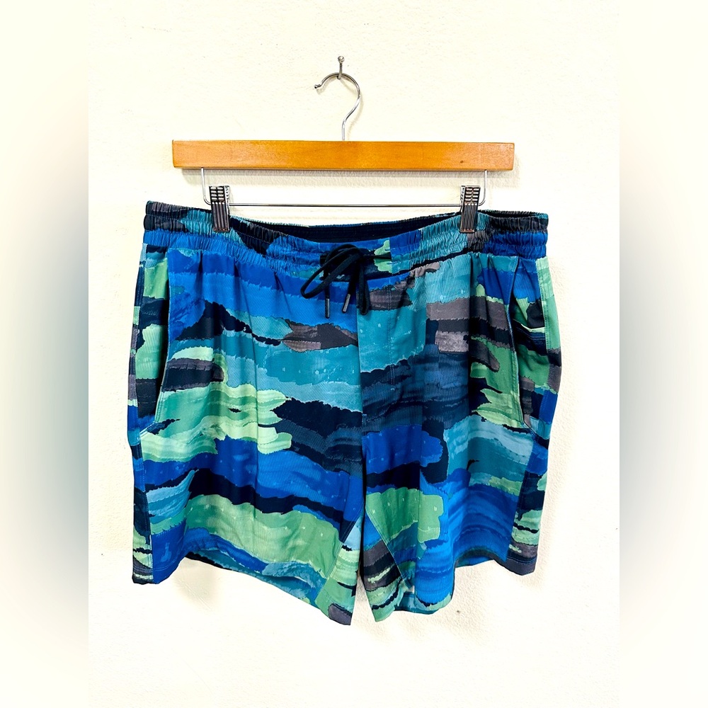 Lululemon men’s swimwear size large